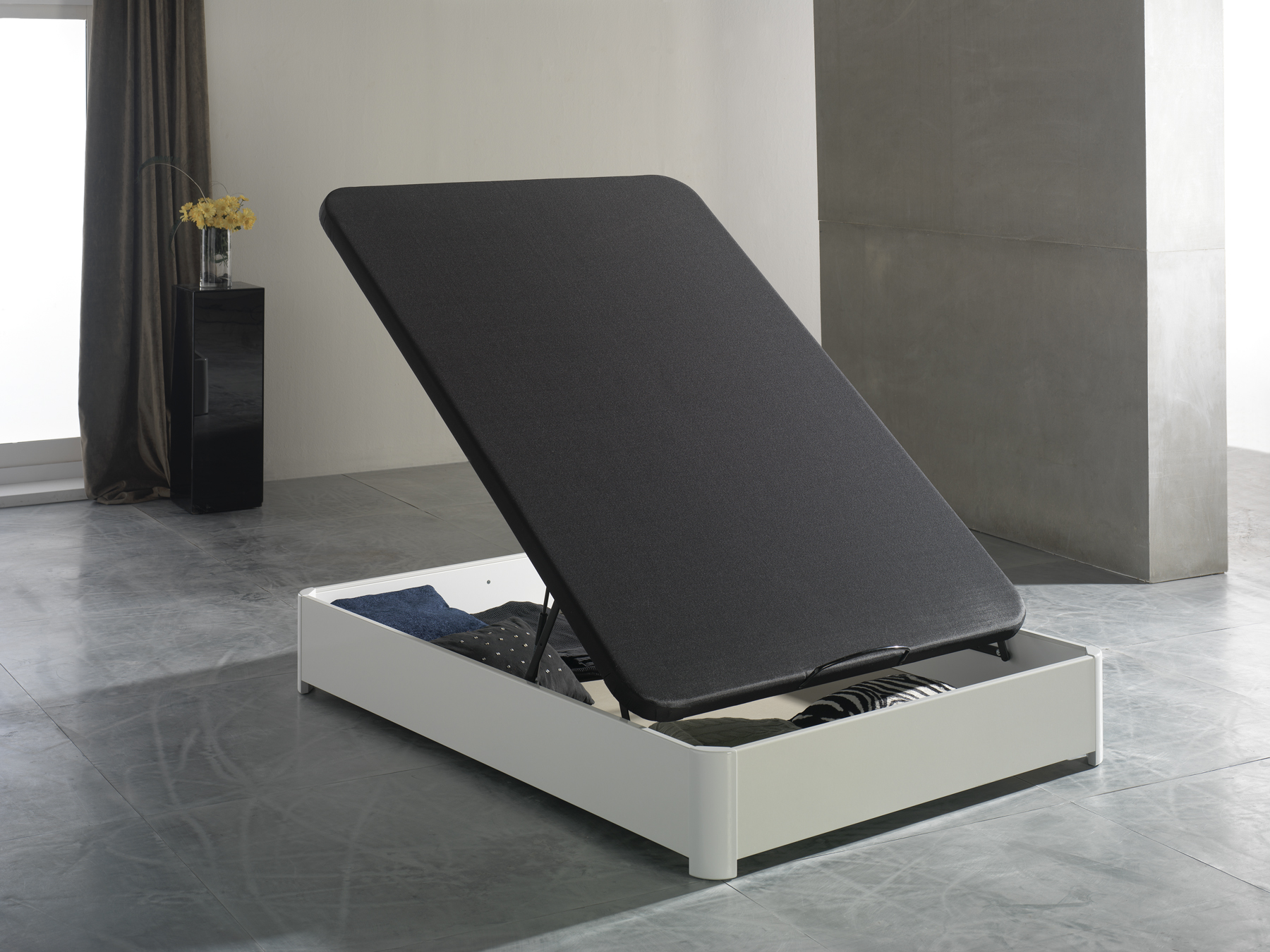 Canapé con patas Mod. Niza